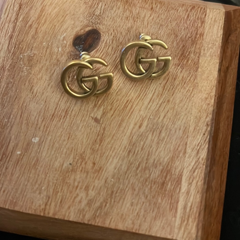 Gucci Logo Stud earrings